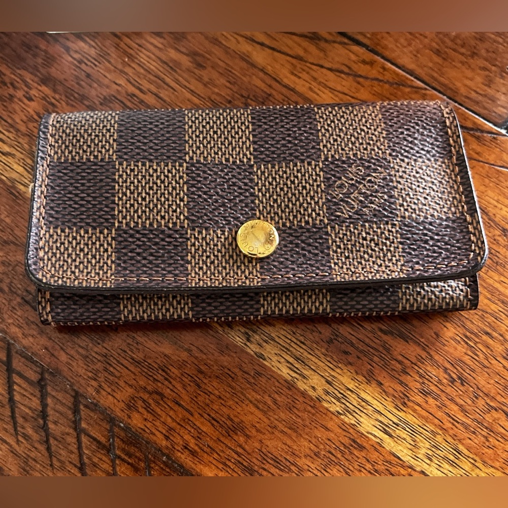 Authentic Louis Vuitton Demier key fob key holder